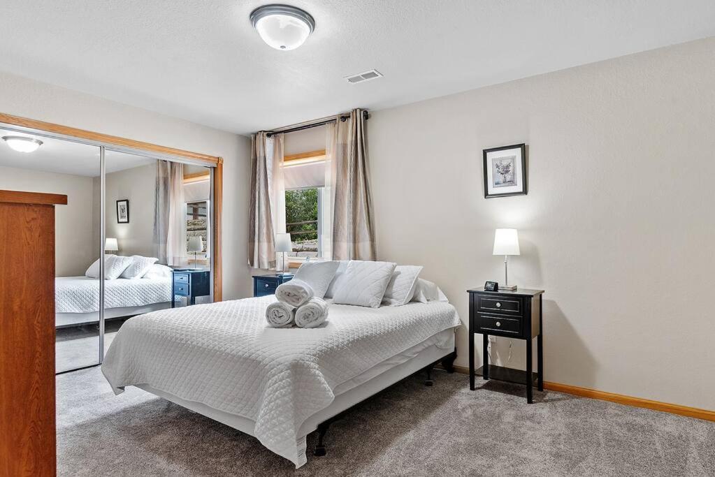 Convenient Townhouse - Near Airport Vila Rapid City Exterior foto