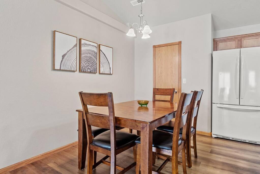 Convenient Townhouse - Near Airport Vila Rapid City Exterior foto